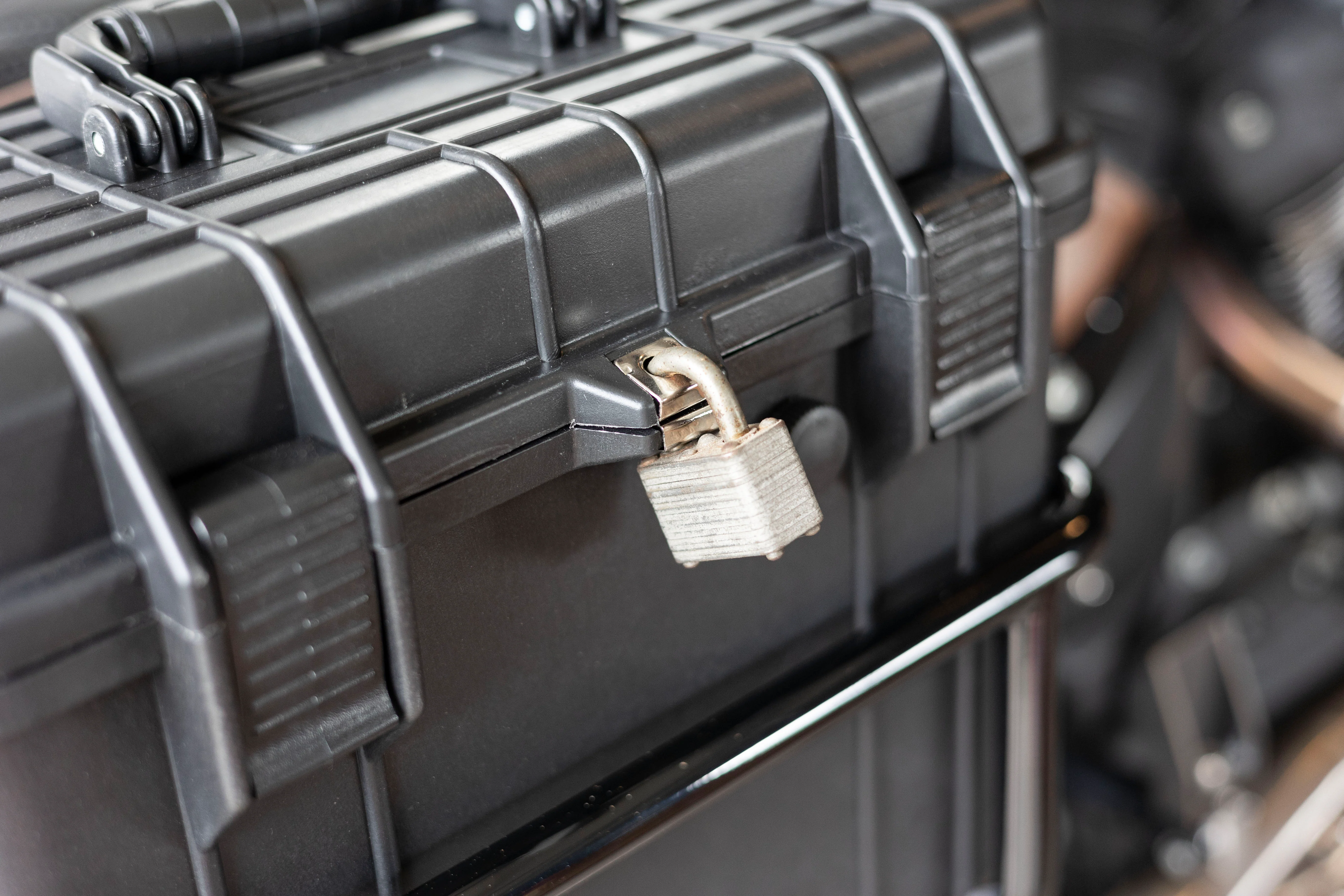 TORQUE HARDCASE SADDLE BAGS (Pre-order) - Image 2