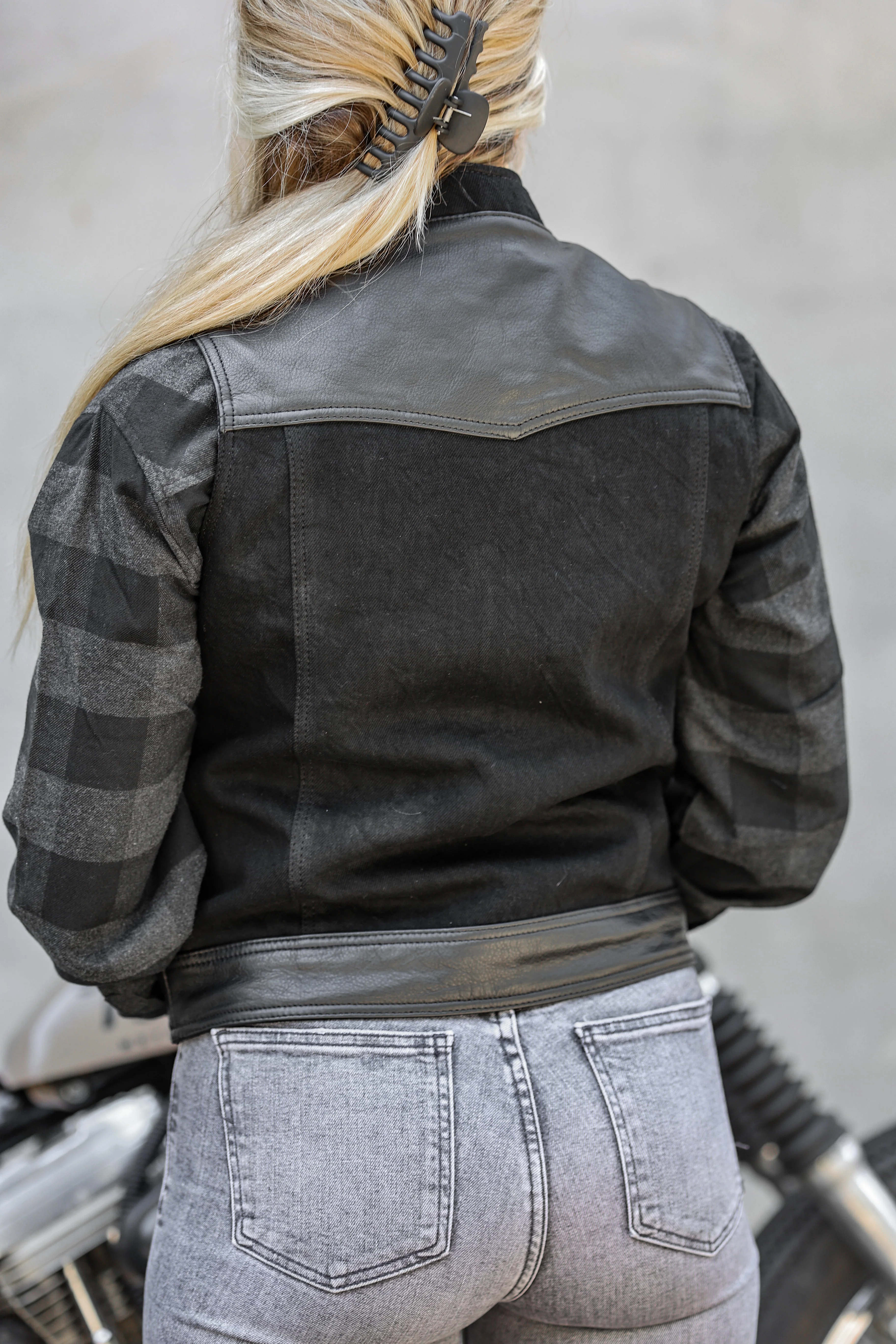 WOMENS BLACK OPS VEST - Image 4